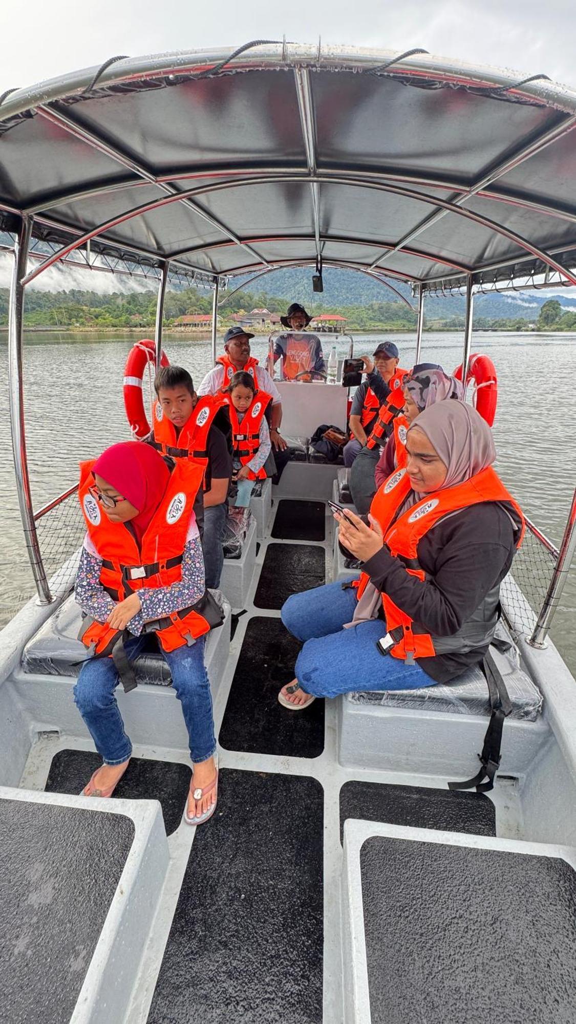 Branda Kampung Sumpitan Lenggong Tiada Sungai Hotell Kampong Ulu Jepai Exteriör bild